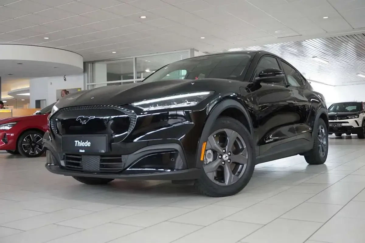 Gebraucht Ford Mustang Mach-E 197 kW (269 PS) 2022 Shadow black metallic SUV
