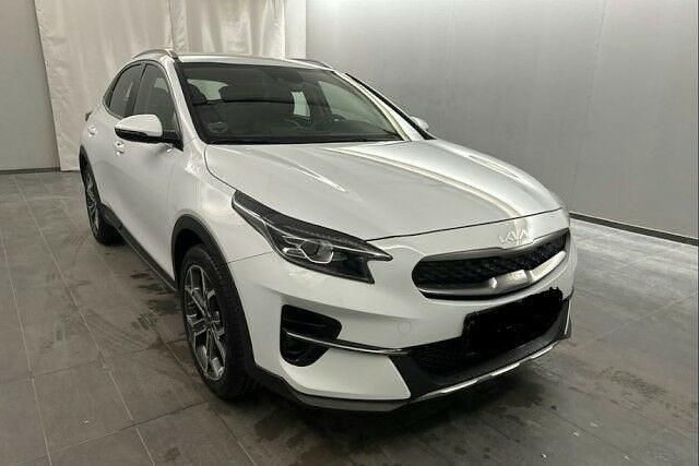 Gebraucht Kia XCeed Spirit 141 PS (103 kW) 2022 Weiß SUV
