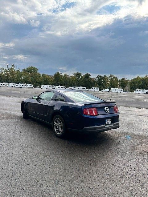 Blau Gebraucht 2010 Ford Mustang Coupé | 12.290 € - Bild 1/4