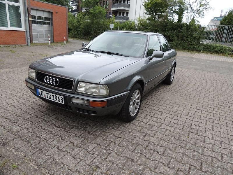 Grau Gebraucht 1992 Audi 80 Limousine | 8.500 € - Bild 1/4