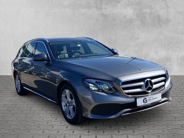 Gebraucht Mercedes E220 Avantgarde 194 PS (142 kW) 2017 Selenitgrau  metalliclack (metallic) Kombi