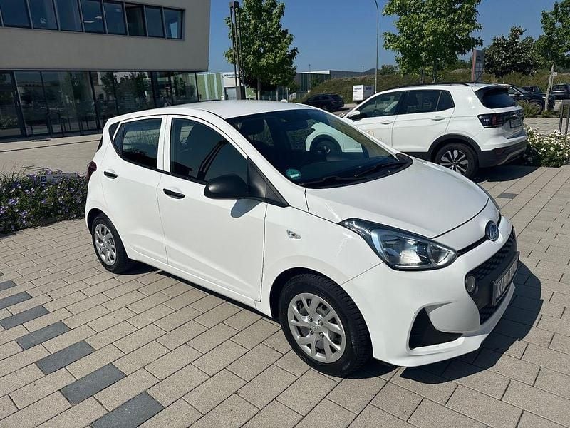 Second-hand Hyundai i10 67 CP (49 kW) 2017 Alb Hatchback