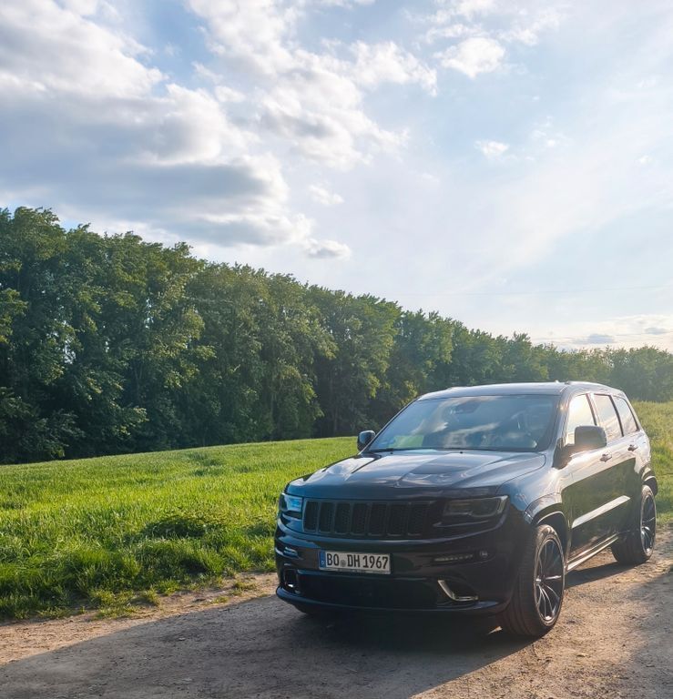 Schwarz Gebraucht 2016 Jeep Grand Cherokee SRT SUV | 38.999 € (Fairer Preis) - Bild 1/4
