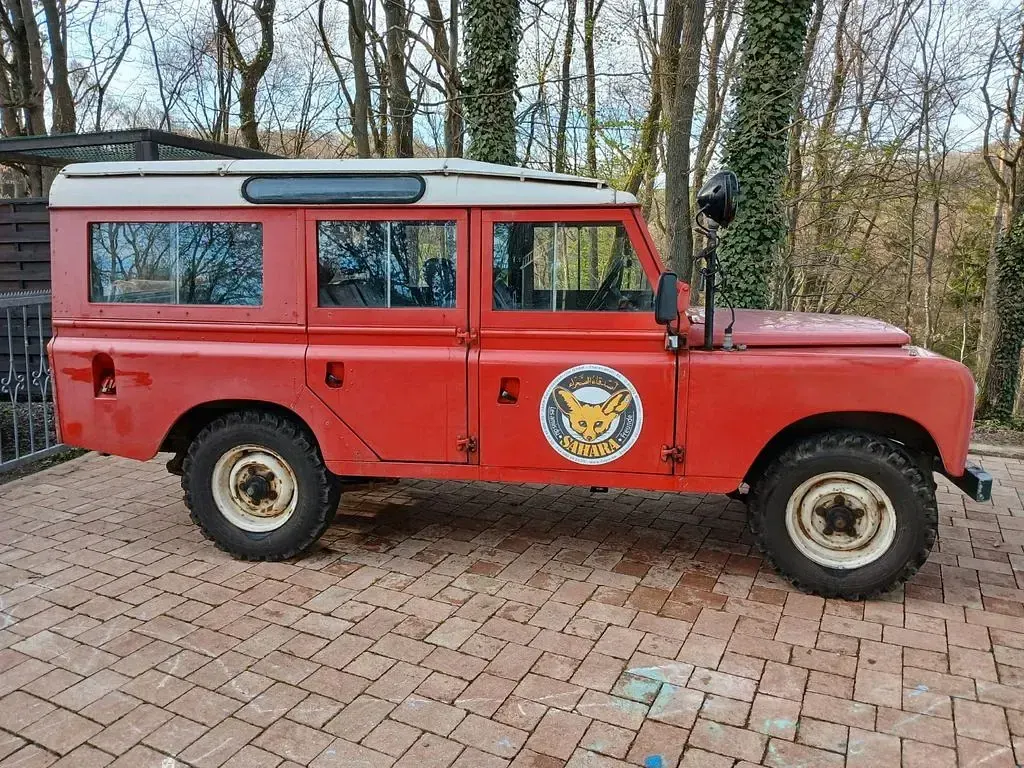 Usado Land Rover 2 69 CV (50 kW) 1970 Rojo SUV