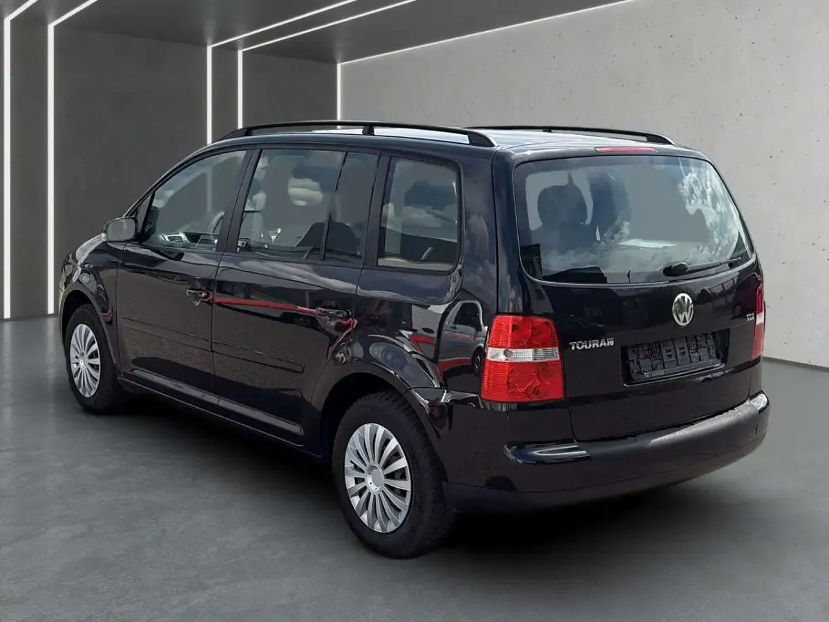 Gebraucht VW Touran 105 PS (77 kW) 2007 Schwarz Van / Kleinbus