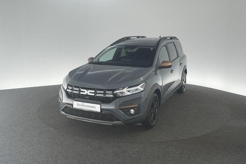 Grau Gebraucht 2025 Dacia Jogger Extreme Van / Kleinbus | 21.890 € (Fairer Preis) - Bild 1/4