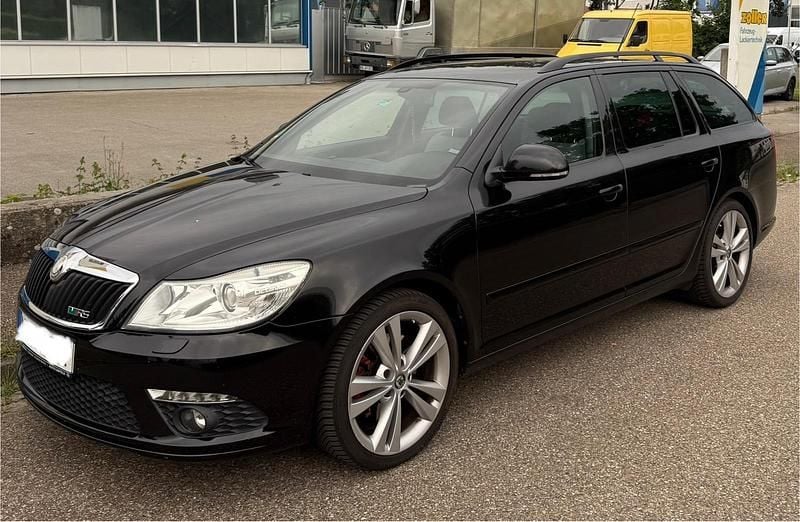 Schwarz Gebraucht 2010 Skoda Octavia RS Kombi | 6.000 € (Guter Preis) - Bild 1/4