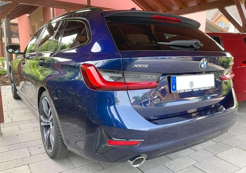 Gebraucht BMW 330 Sport Line 265 PS (194 kW) 2020 Blau Kombi