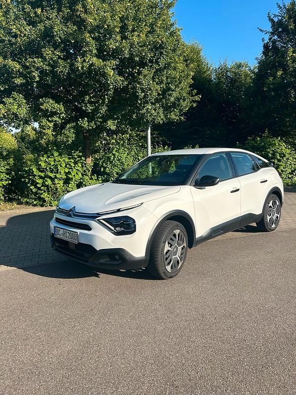 Weiß Gebraucht 2022 Citroën C4 PureTech Limousine | 11.000 € (Superpreis) - Bild 1/4