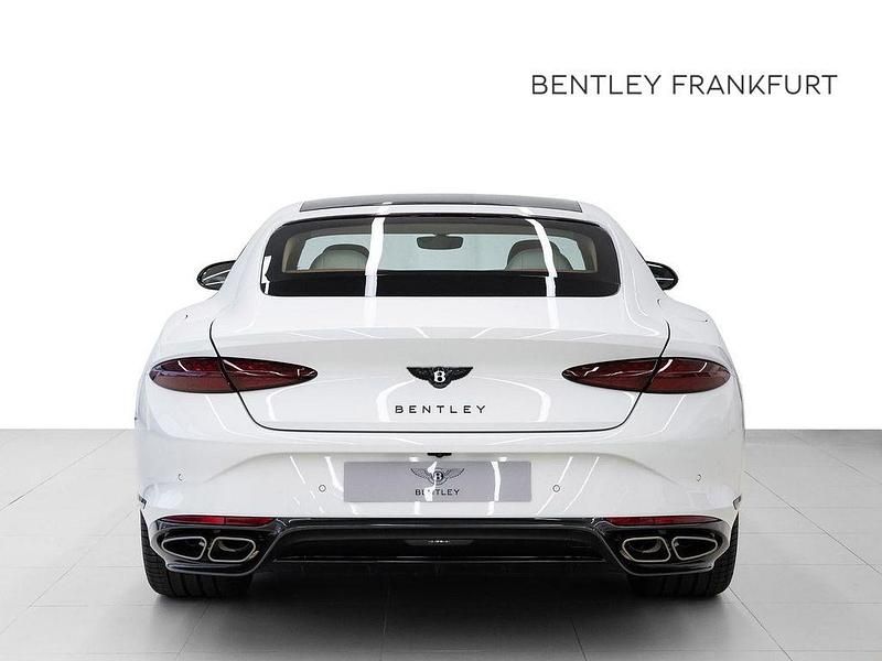 Neu Bentley Continental 680 PS (500 kW) 2025 Glacier white (weiß) Coupé