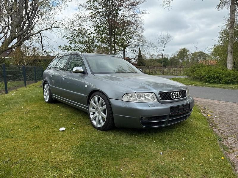 Second-hand Audi S4 265 CP (194 kW) 2001 Gri Break