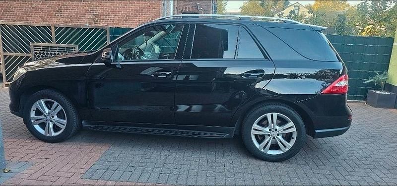 Gebraucht Mercedes ML350 258 PS (189 kW) 2013 Schwarz SUV