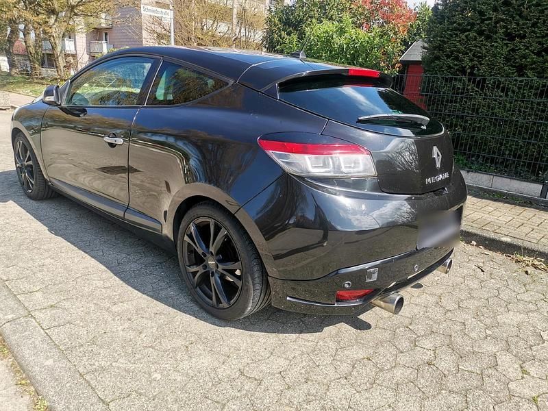 Gebraucht Renault Mégane III 140 PS (102 kW) 2010 Schwarz Coupé