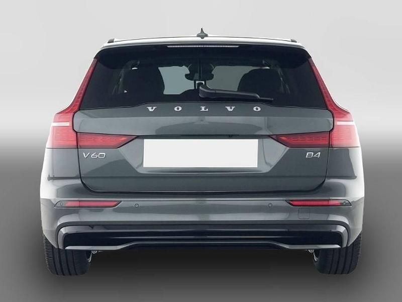 Gebraucht Volvo V60 Plus 197 PS (144 kW) 2025 Grün Kombi