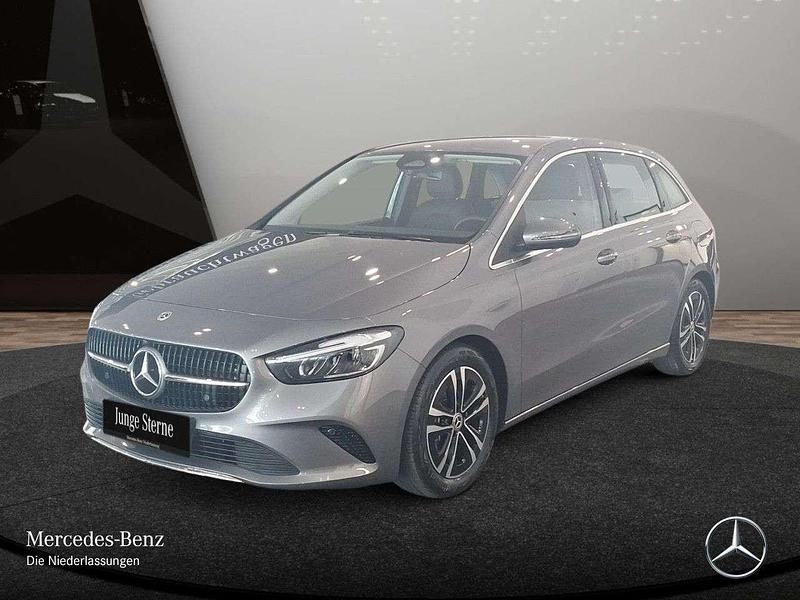 Gebraucht Mercedes B200 Advanced 163 PS (119 kW) 2025 Grau Van / Kleinbus