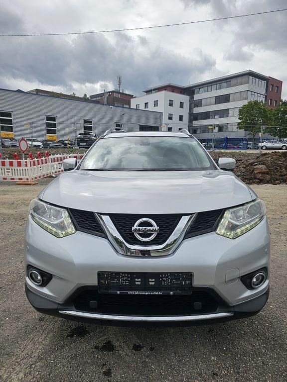 Silber Gebraucht 2016 Nissan X-Trail Tekna SUV | 11.500 € (Guter Preis) - Bild 1/4