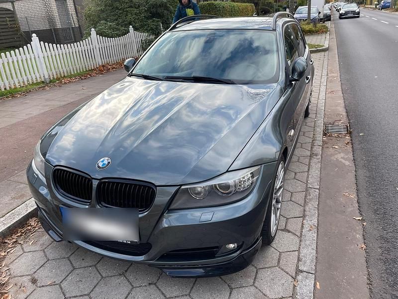 Grau Gebraucht 2010 BMW 320 Kombi | 4.999 € (Fairer Preis) - Bild 1/4