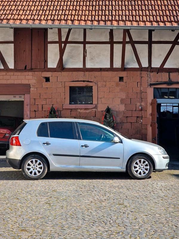 Gebraucht VW Golf IV 75 PS (55 kW) 2004 Silber Kleinwagen