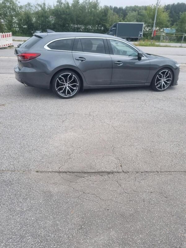 Andere außenfarben Gebraucht 2020 Mazda 6 Touring Kombi | 25.900 € (Fairer Preis) - Bild 1/4