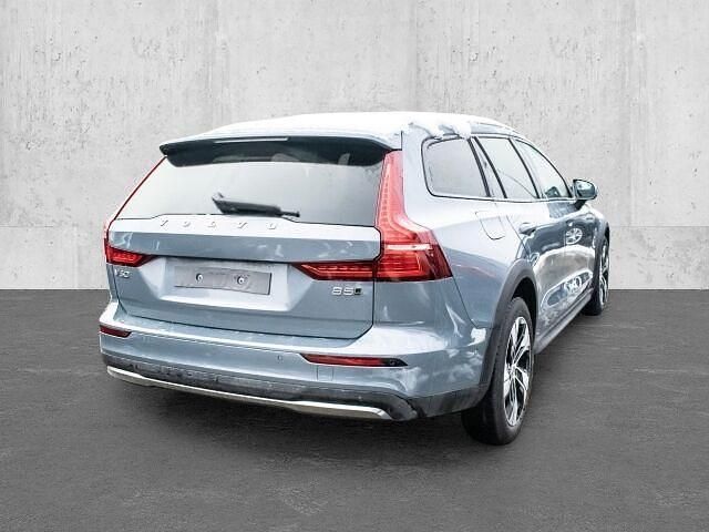 Gebraucht Volvo V60 CC Plus 250 PS (183 kW) 2024 Grau Kombi