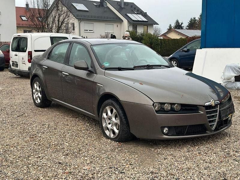 Grau Gebraucht 2008 Alfa Romeo 159 Progression Limousine | 2.000 € (Guter Preis) - Bild 1/4