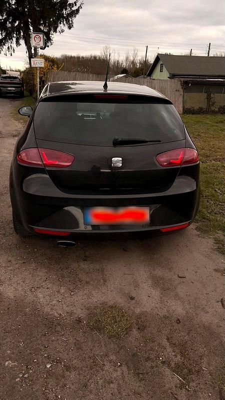 Second-hand Seat Leon 125 CP (91 kW) 2009 Negru Hatchback