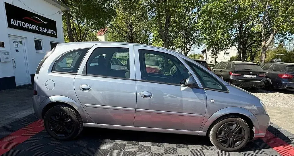 Usata Opel Meriva 105 CV (77 kW) 2008 Argento Monovolume