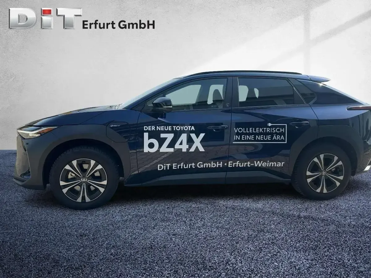 Gebraucht Toyota bZ4X Team 150 kW (204 PS) 2024 Blau SUV