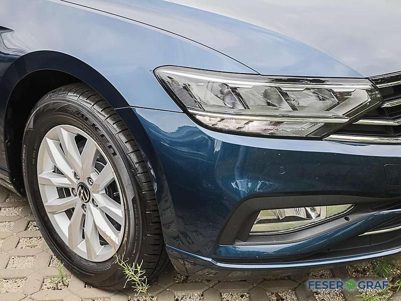 Gebraucht VW Passat Business 150 PS (110 kW) 2023 Blau Kombi