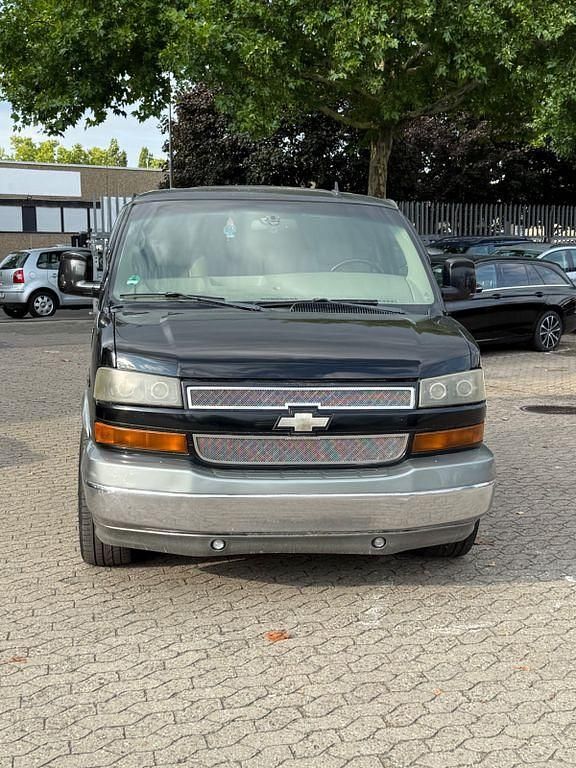 Gebraucht Chevrolet Express 305 PS (224 kW) 2010 Schwarz Van / Kleinbus