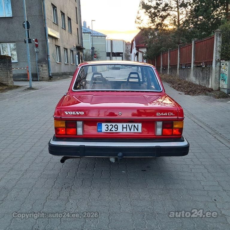 Gebraucht Volvo 244 101 PS (74 kW) 1979 Rot Limousine