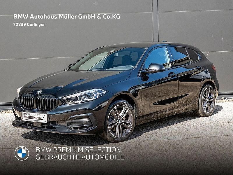 Saphirschwarz Gebraucht 2022 BMW 118 Efficient Dynamics Kleinwagen | 24.320 € (Fairer Preis) - Bild 1/4
