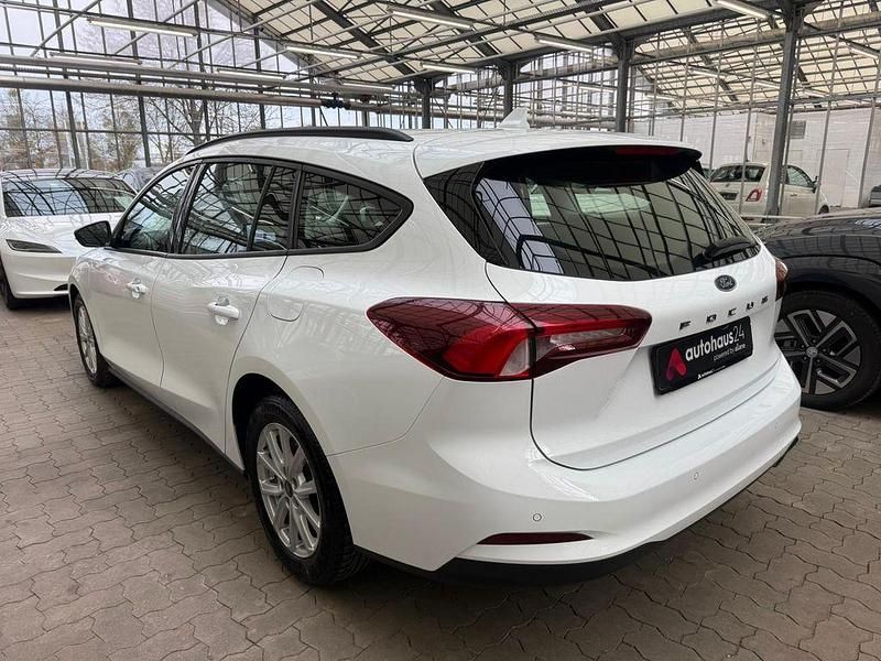 Gebraucht Ford Focus Cool & Connect 120 PS (88 kW) 2022 Weiß Limousine