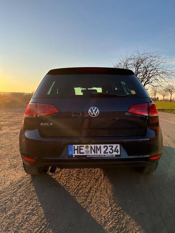 Blau Gebraucht 2013 VW Golf VII Sportline Limousine | 10.850 € (Etwas zu teuer) - Bild 1/4