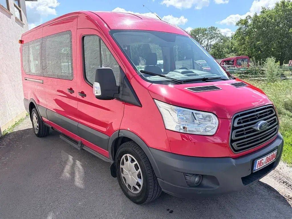 Gebraucht Ford Transit Trend 105 PS (77 kW) 2018 Rot Kombi