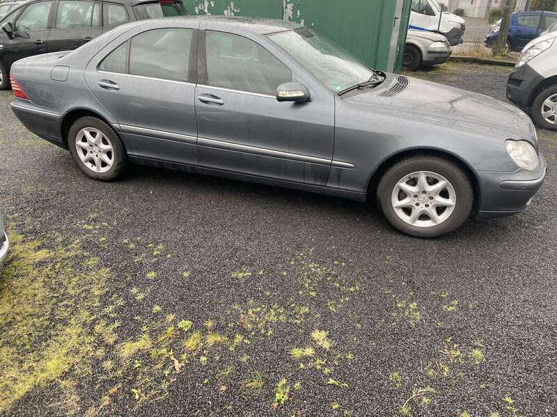 Grau Gebraucht 2005 Mercedes S320 Limousine | 5.000 € (Fairer Preis) - Bild 1/4