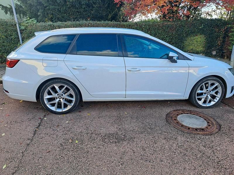 Weiß Gebraucht 2015 Seat Leon ST FR Kombi | 9.000 € (Superpreis) - Bild 1/4