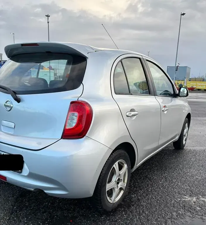 Gebraucht Nissan Micra 80 PS (58 kW) 2017 Silber Kleinwagen
