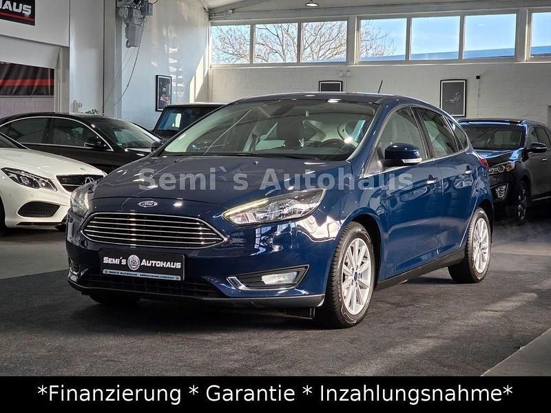 Usata Ford Focus Titanium 101 CV (74 kW) 2017 Blu Berlina