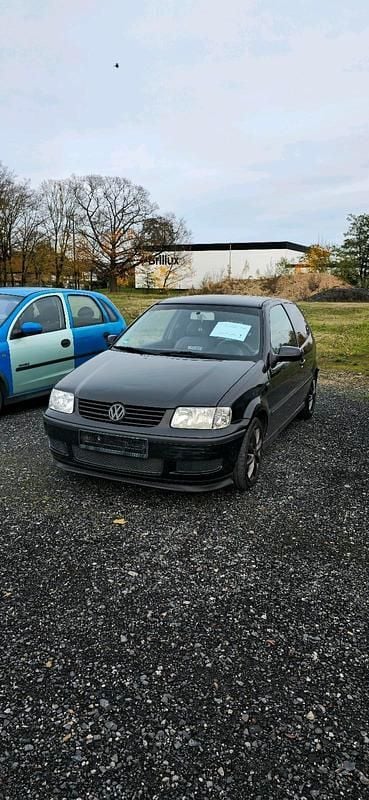 Schwarz Gebraucht 2000 VW Polo Kleinwagen | 600 € (Guter Preis) - Bild 1/4