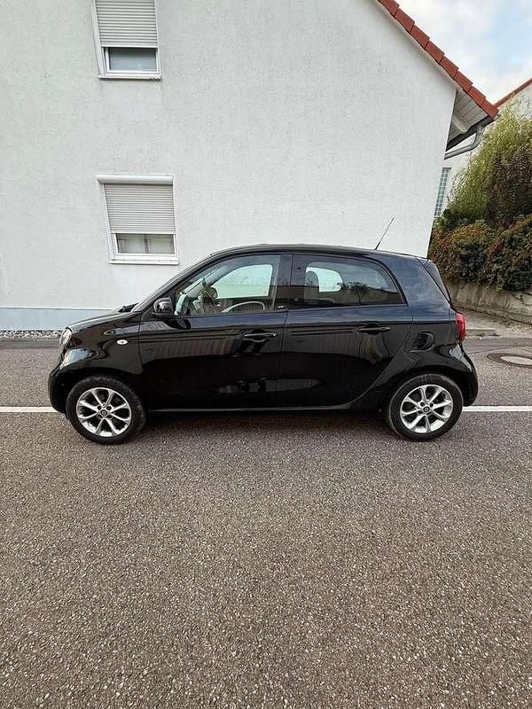 Gebraucht Smart ForFour 71 PS (52 kW) 2015 Schwarz Kleinwagen