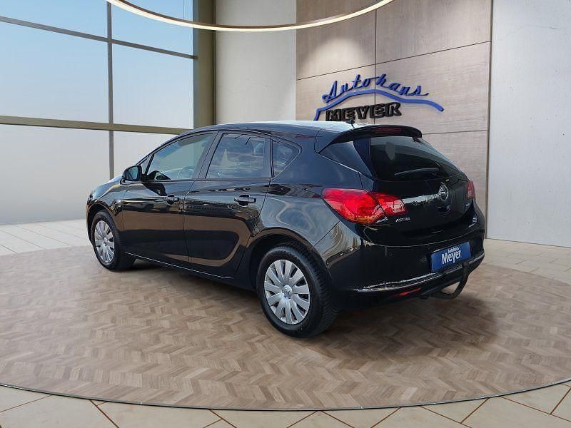 Gebraucht Opel Astra 110 PS (80 kW) 2014 Schwarz Limousine