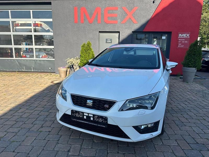 Weiß Gebraucht 2014 Seat Leon ST FR Kombi | 7.990 € (Fairer Preis) - Bild 1/4