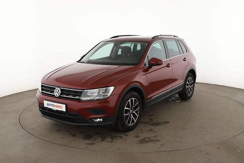 Second-hand VW Tiguan Comfortline 116 CP (85 kW) 2018 Roșu SUV