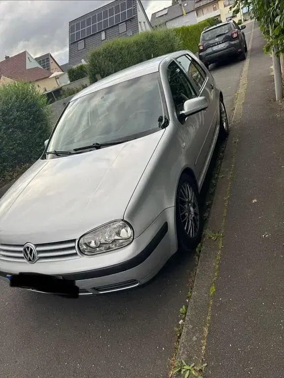 Używany VW Golf IV 75 KM (55 kW) 2003 Szary Sedan/Limuzyna