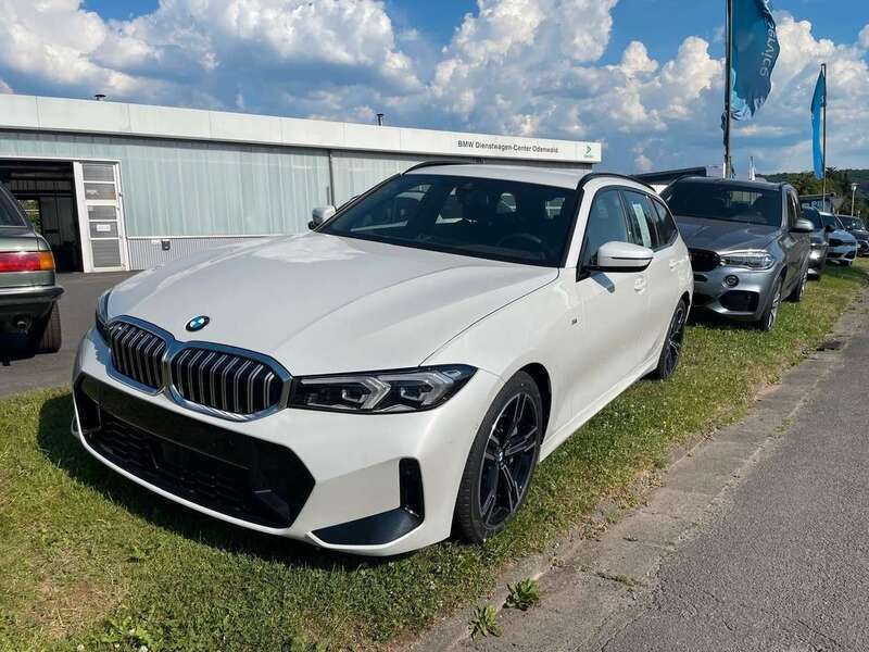 Mineralweissmetallic Gebraucht 2024 BMW 330 M Sport Kombi | 45.985 € (Guter Preis) - Bild 1/3