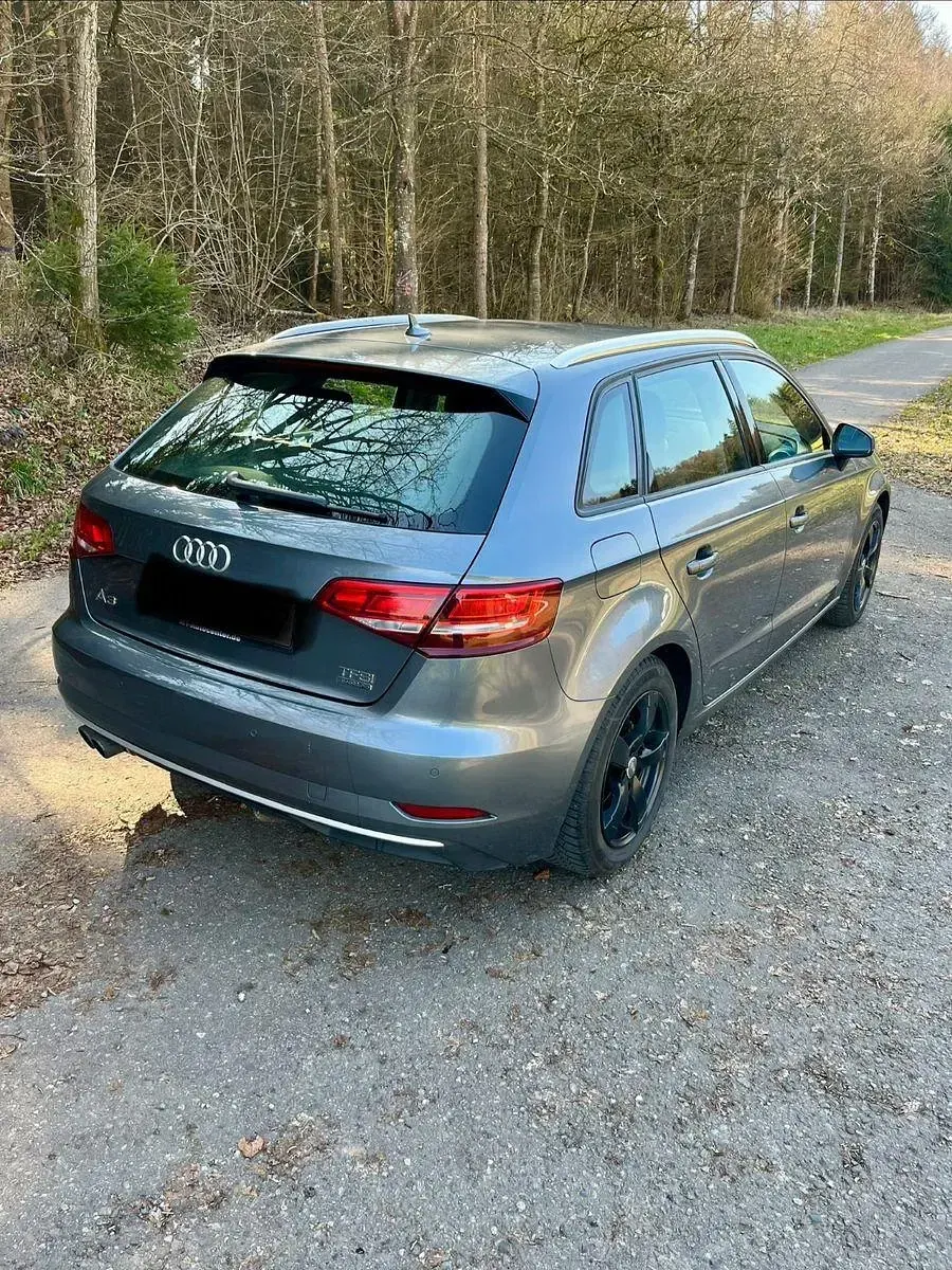 Gebraucht Audi A3 Design 190 PS (139 kW) 2018 Grau Limousine