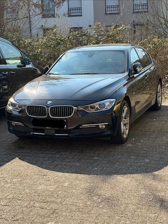 Gebraucht BMW 320 Luxury Line 184 PS (135 kW) 2013 Schwarz Limousine