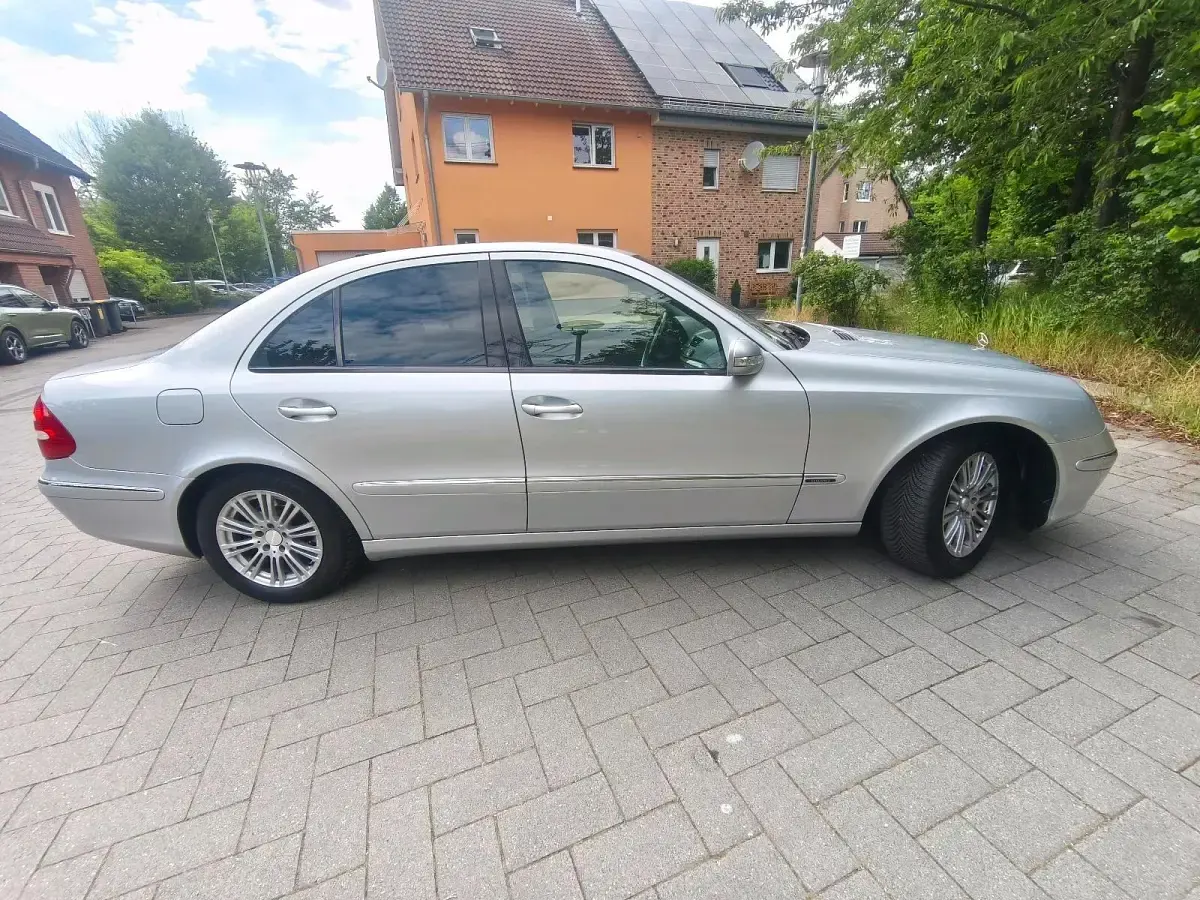 Gebraucht Mercedes E280 190 PS (139 kW) 2005 Grau Limousine