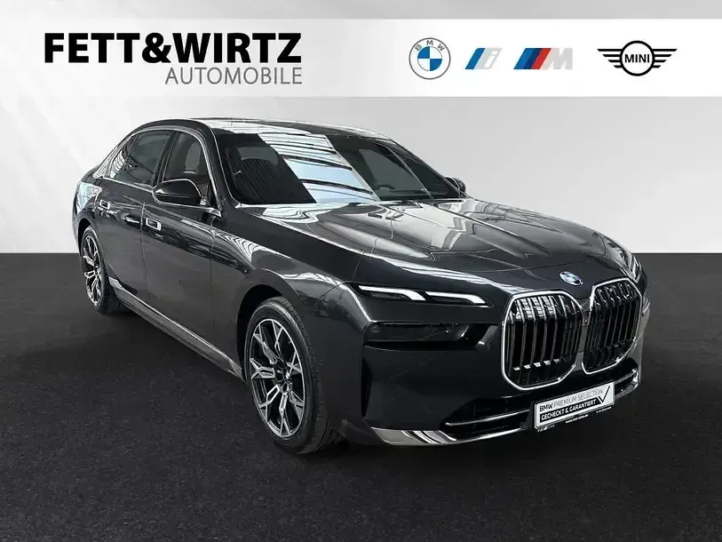Gebraucht BMW 750e Sport Line 489 PS (359 kW) 2025 Limousine